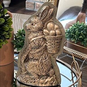 NEW! Shabby Chic Vintage Inspired Spring Easter Bunny Rabbit  Candy Mold Statue